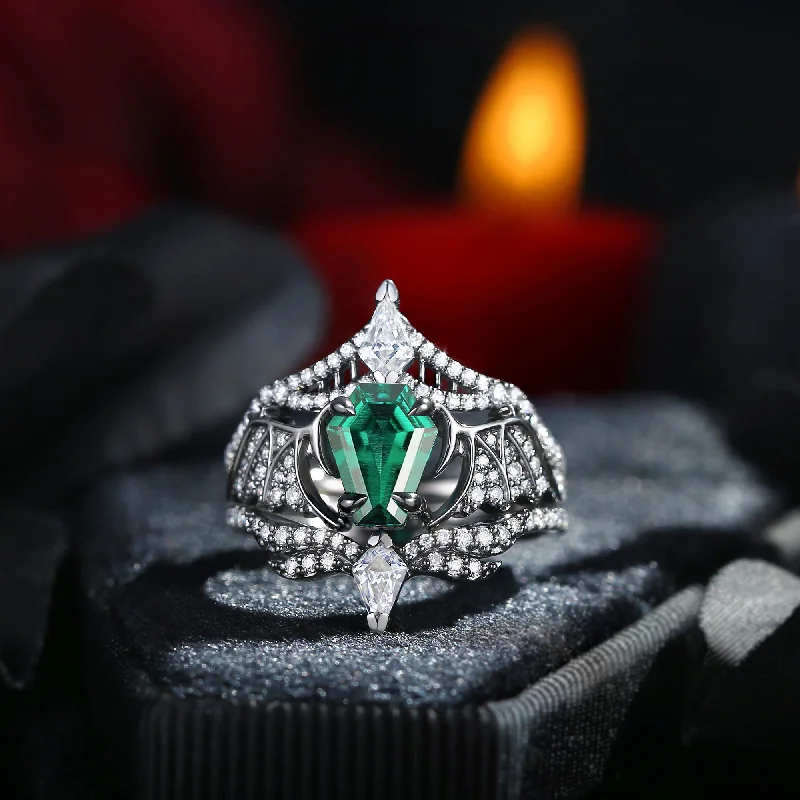 Women's gift rings-Maximalist Style Coffin Cut Lab Emerald Black Gold Bridal Set 3pcs - Bat Ring