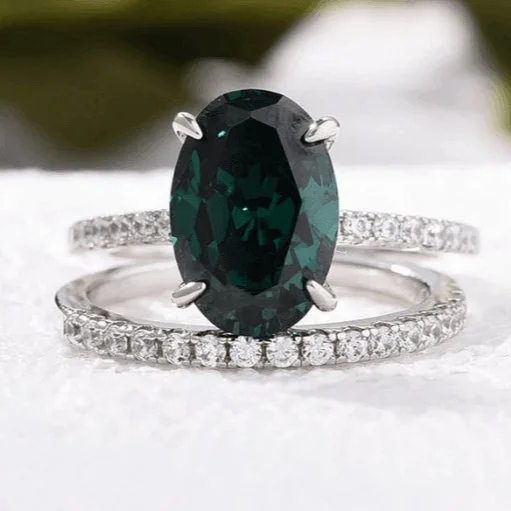 Women's ruby rings-Classic Emerald Green Oval Cut Ring Set