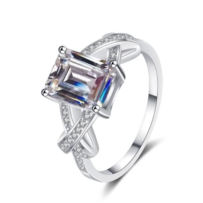 Women's Christmas rings-Luxurious 3.0 Ct Emerald Cut Diamond Wedding Ring