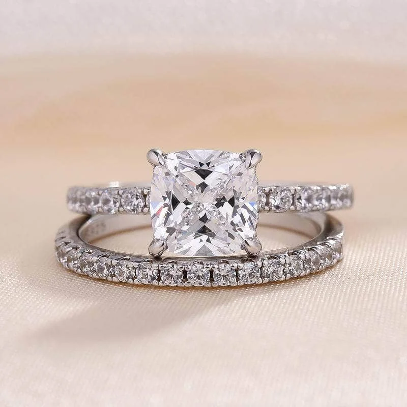 Women's star rings-Elegant 1.5 Carat Cushion Cut Wedding Ring Set