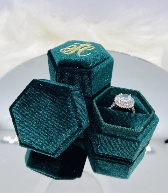 Designer women's rings-Emerald Green Single Slot Hexagon Velvet Ring Box