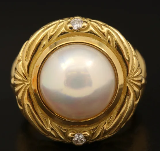 Trendy women's rings-Estate Collection Ring 18K Gold & Diamond Mabe Pearl Ring